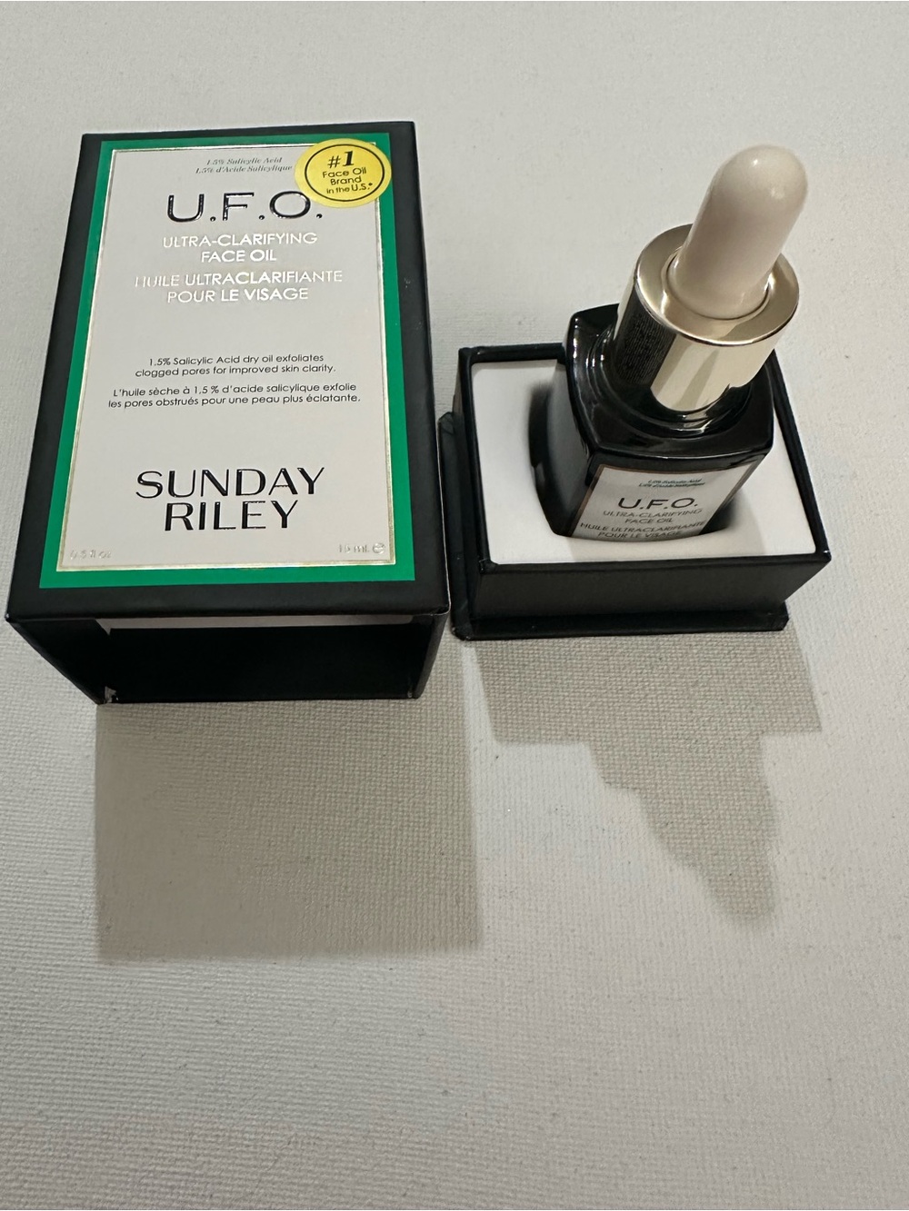 Sunday Riley U.F.O. Ultra-Clarifying Face Oil Salicylic BHA Treatment 15mL Mini - Picture 2 of 9